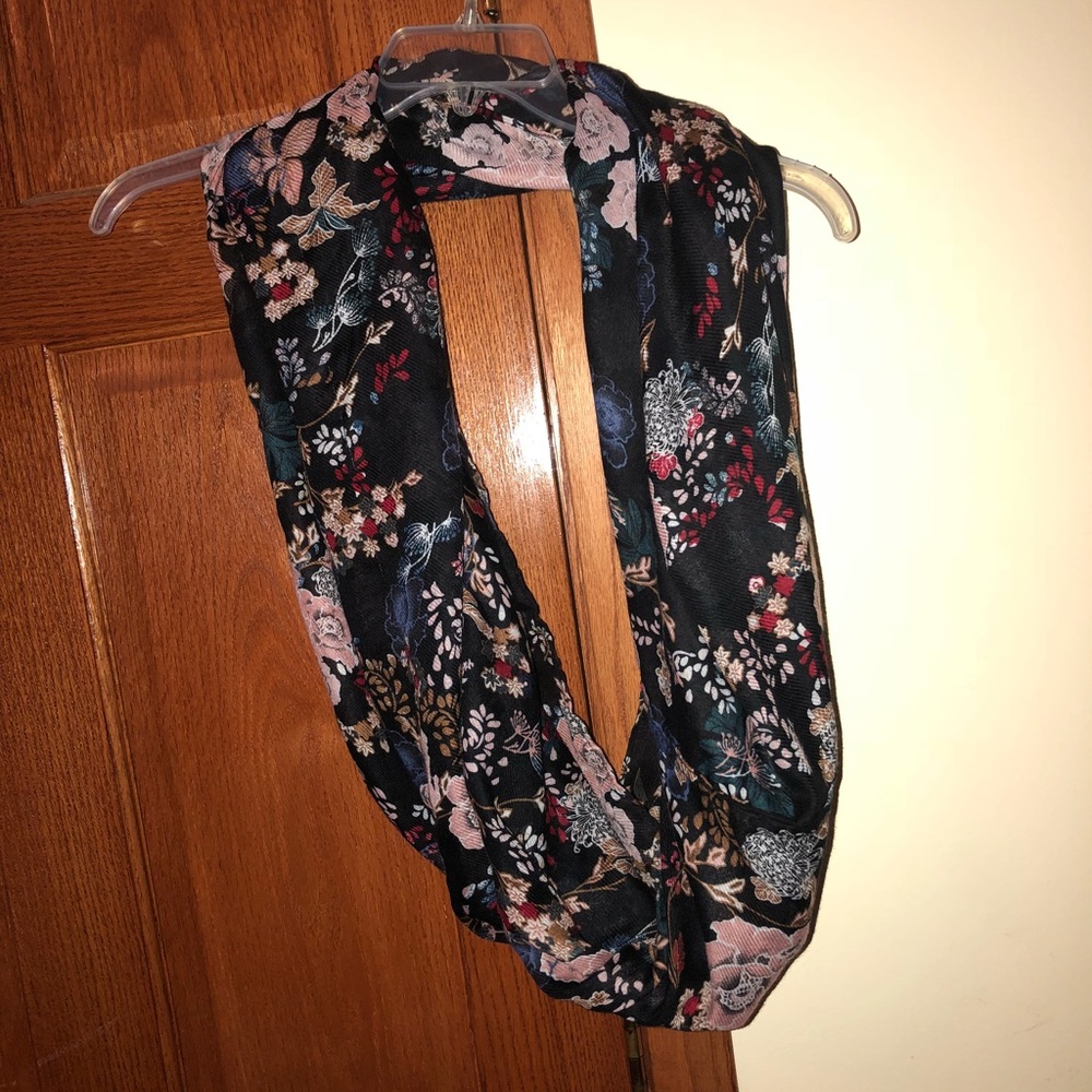 Infinity scarf